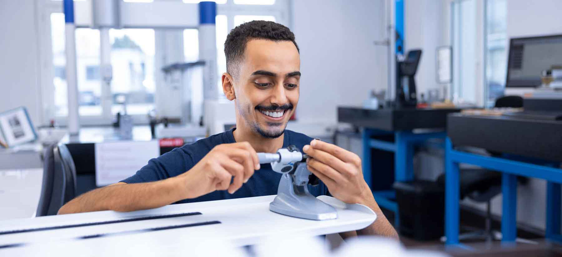 01A5570-aspect-ratio-1800-825